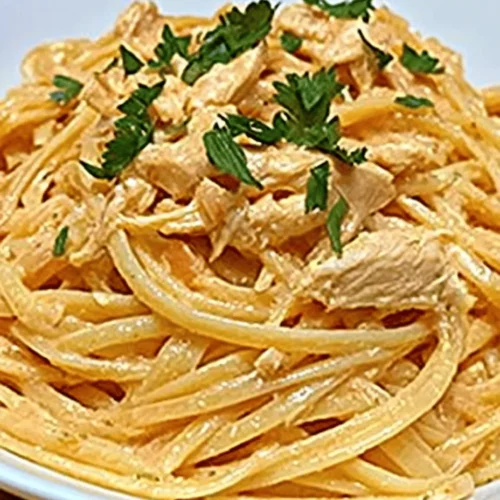 In the fast-paced world we live in, finding time to prepare a hearty meal can often feel like a challenge. Enter Cowboy Butter Chicken Linguine, a dish that strikes the perfect balance between convenience and flavor, making it an ideal choice for busy weeknights. This delightful pasta dish combines the comforting elements of linguine and tender shredded chicken bathed in a rich butter sauce, ensuring that even the most hectic evenings can end with a satisfying meal.